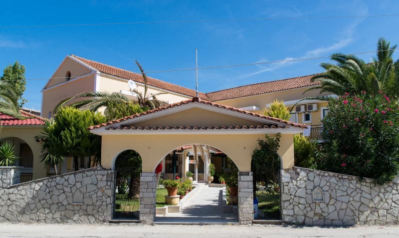 Perkes Hotel Complex (Adults Only) Laganas Exterior foto